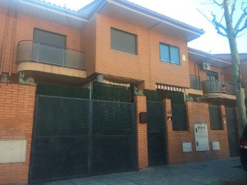Casa o chalet 4 Habitaciones en Los Robles
