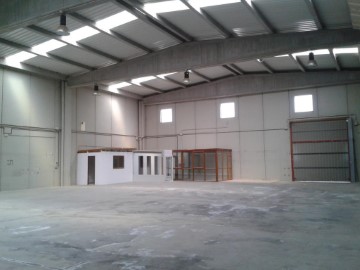 Industrial building / warehouse in Vilamalla