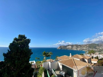 House 7 Bedrooms in La Herradura