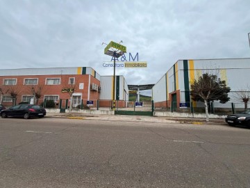 Industrial building / warehouse in Polígono Ind. la Mora