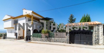 House 7 Bedrooms in Darro