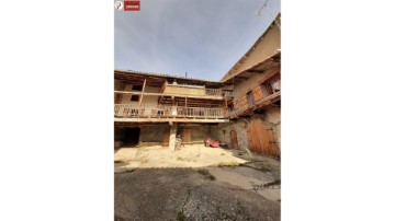 House 5 Bedrooms in Sorribes