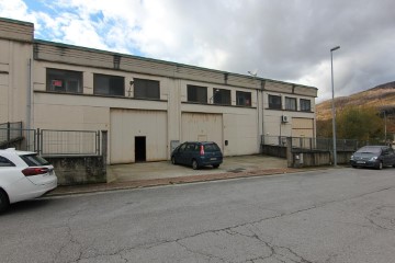 Industrial building / warehouse in Olazti / Olazagutía