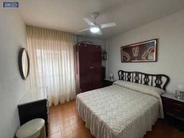 Apartment 4 Bedrooms in Malacuera