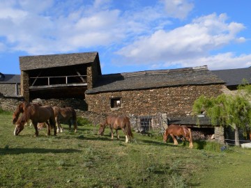 Maison  à Tírvia