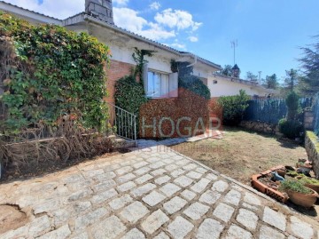 House 3 Bedrooms in Navalperal de Pinares