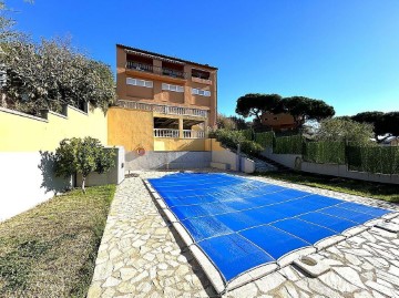 House 4 Bedrooms in Sant Joan-Vilarromà