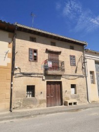 House 4 Bedrooms in Treviana