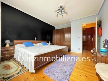 Apartment 3 Bedrooms in Labarrieta-Olabarrieta