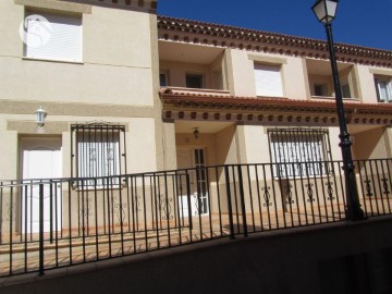 House 4 Bedrooms in Fuentes