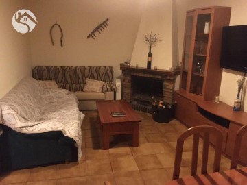 Apartment 4 Bedrooms in Villalba de la Sierra