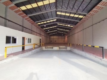 Industrial building / warehouse in Los Ángeles-Tómbola-San Nicolás