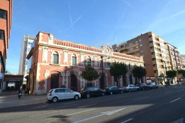 Edificio en Camins al Grau