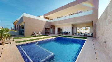 House 4 Bedrooms in San Pedro del Pinatar