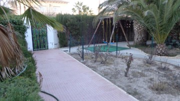 House 4 Bedrooms in Lloma Bada