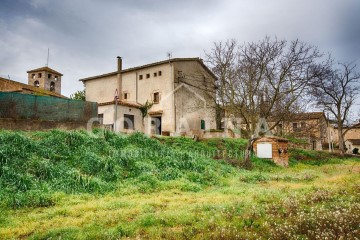 House 4 Bedrooms in Pont-Xetmar