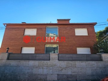 House 4 Bedrooms in Torrent Ballester