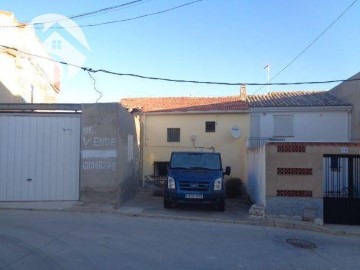 House 4 Bedrooms in Belinchón