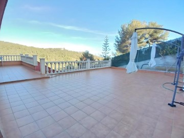 House 3 Bedrooms in Els Monjos