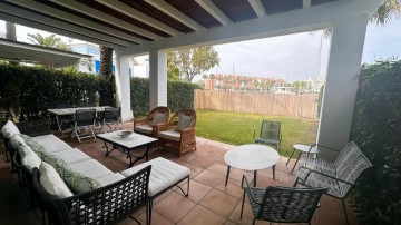 House 4 Bedrooms in Puerto de Sotogrande-La Marina