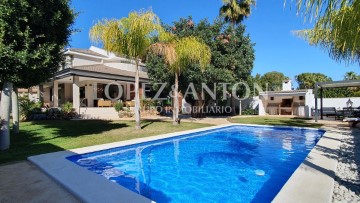 House 4 Bedrooms in Montepilar