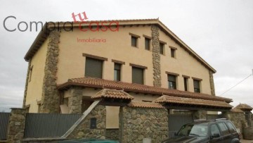 House 4 Bedrooms in Tizneros