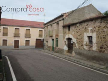 Country homes in Migueláñez