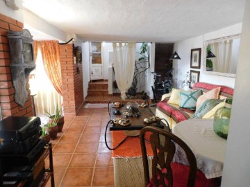 House 3 Bedrooms in Trencarroques