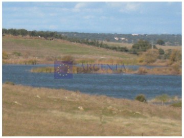 Country homes in Coria