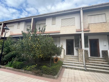 Maison 4 Chambres à Marchena