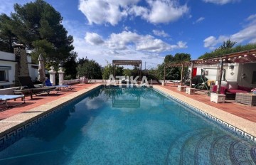 House 4 Bedrooms in Albaida