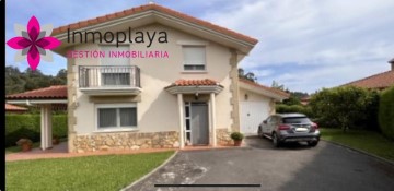 House 4 Bedrooms in Bárcena de Cicero