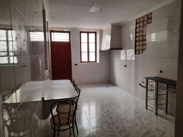 House 6 Bedrooms in Centro-Rambla