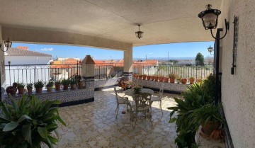 House 6 Bedrooms in Baza