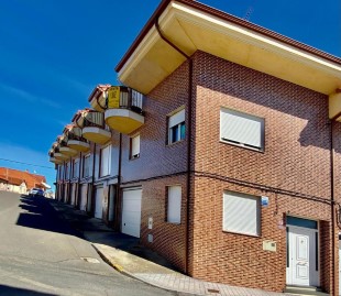 Casa o chalet 4 Habitaciones en La Bañeza