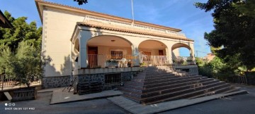 Casa o chalet 8 Habitaciones en Torrellano