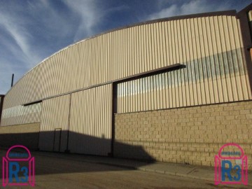 Industrial building / warehouse in Valdelafuente