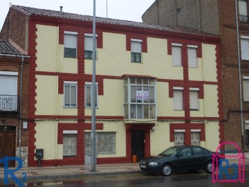 Edificio en La Vega-Oteruelo