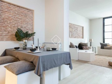 Apartment 3 Bedrooms in Eixample