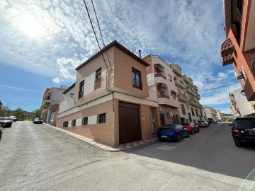 House 2 Bedrooms in Torre del Campo