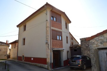 House 6 Bedrooms in Ciguenza