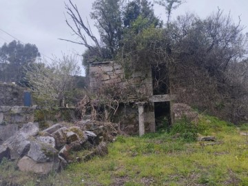 Casas rústicas en Caleiro (Santa María P.)