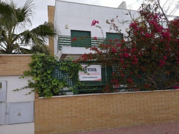 House 3 Bedrooms in Rebolledo