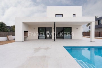 House 3 Bedrooms in D'Ausias March