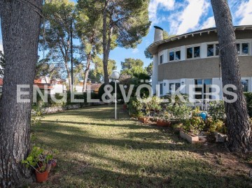 House 6 Bedrooms in Carcaixent