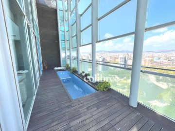 Duplex 3 Bedrooms in Sant Martí