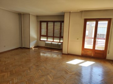 Apartamento 5 Quartos em Ezequiel González - Cde. Sepulveda