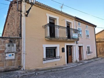 House 4 Bedrooms in Castrovido