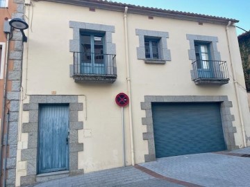 House 3 Bedrooms in Agullana