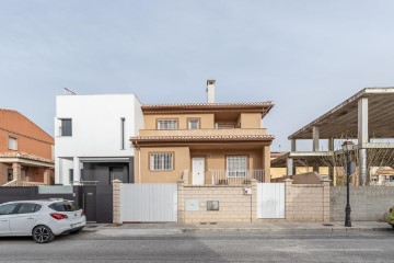 Maison 5 Chambres à Belicena